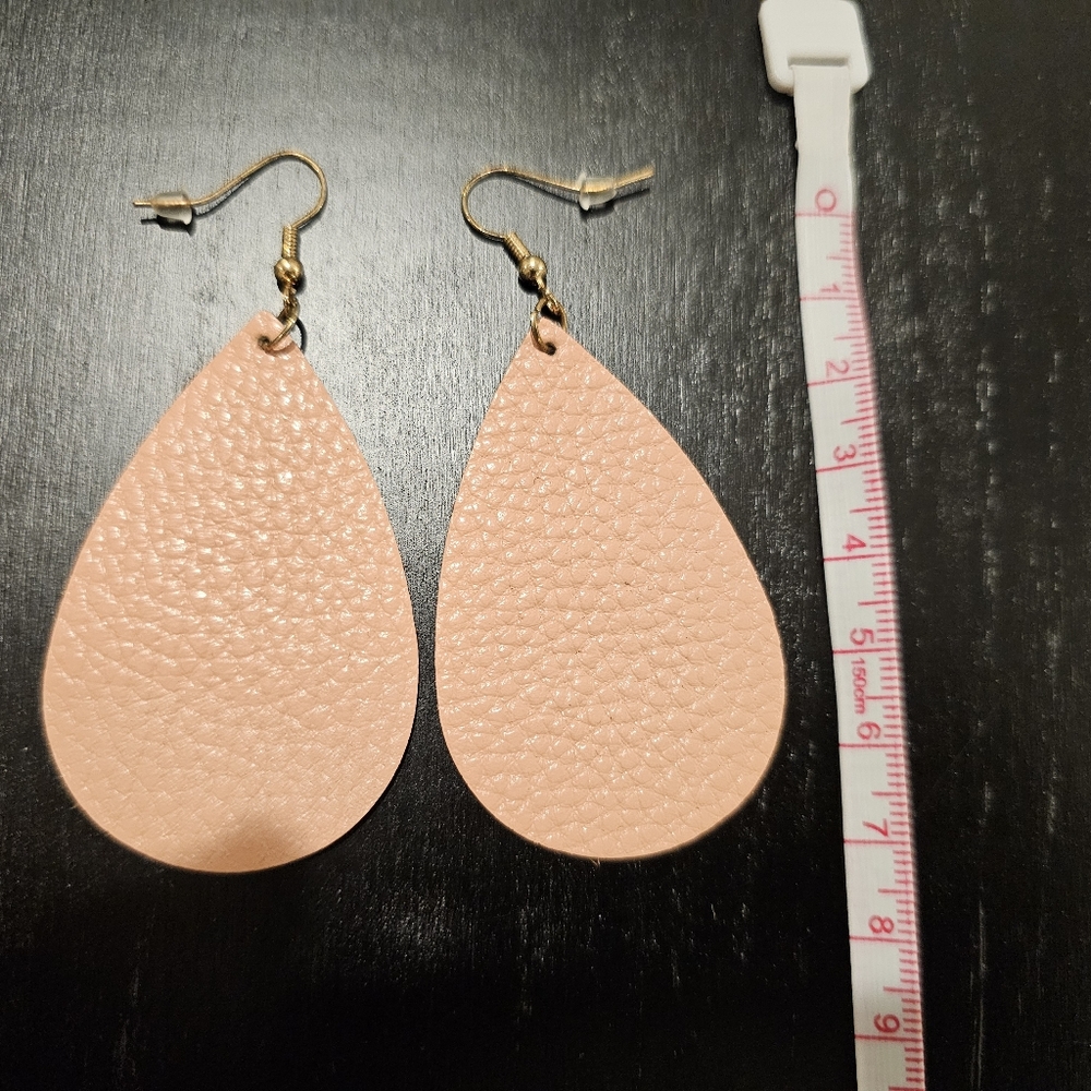 Pale Pink Leather Earrings🎀